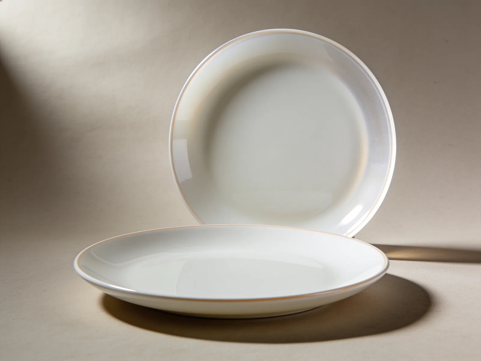 Luma Dinner Plate — Porcelain, 26 cm, translucent rim